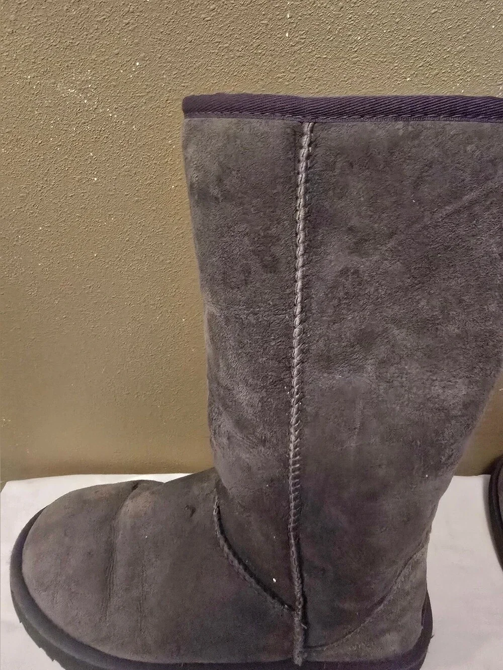 Tall Suede Winter Boots in Dark Gray Size 8